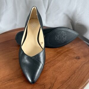 Vince Camuto Rohelia Black Leather Flats Women's Size 7.  Classic.  Slip On.